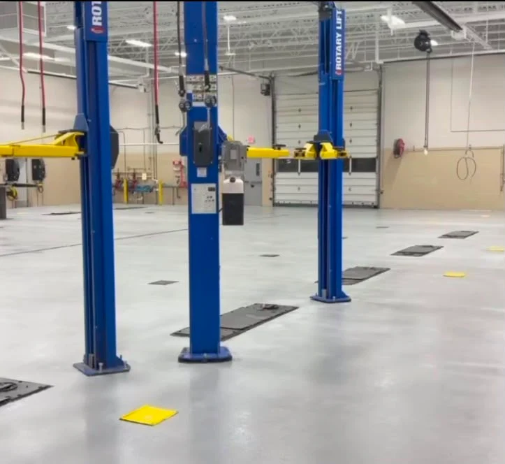 Dealership service floor