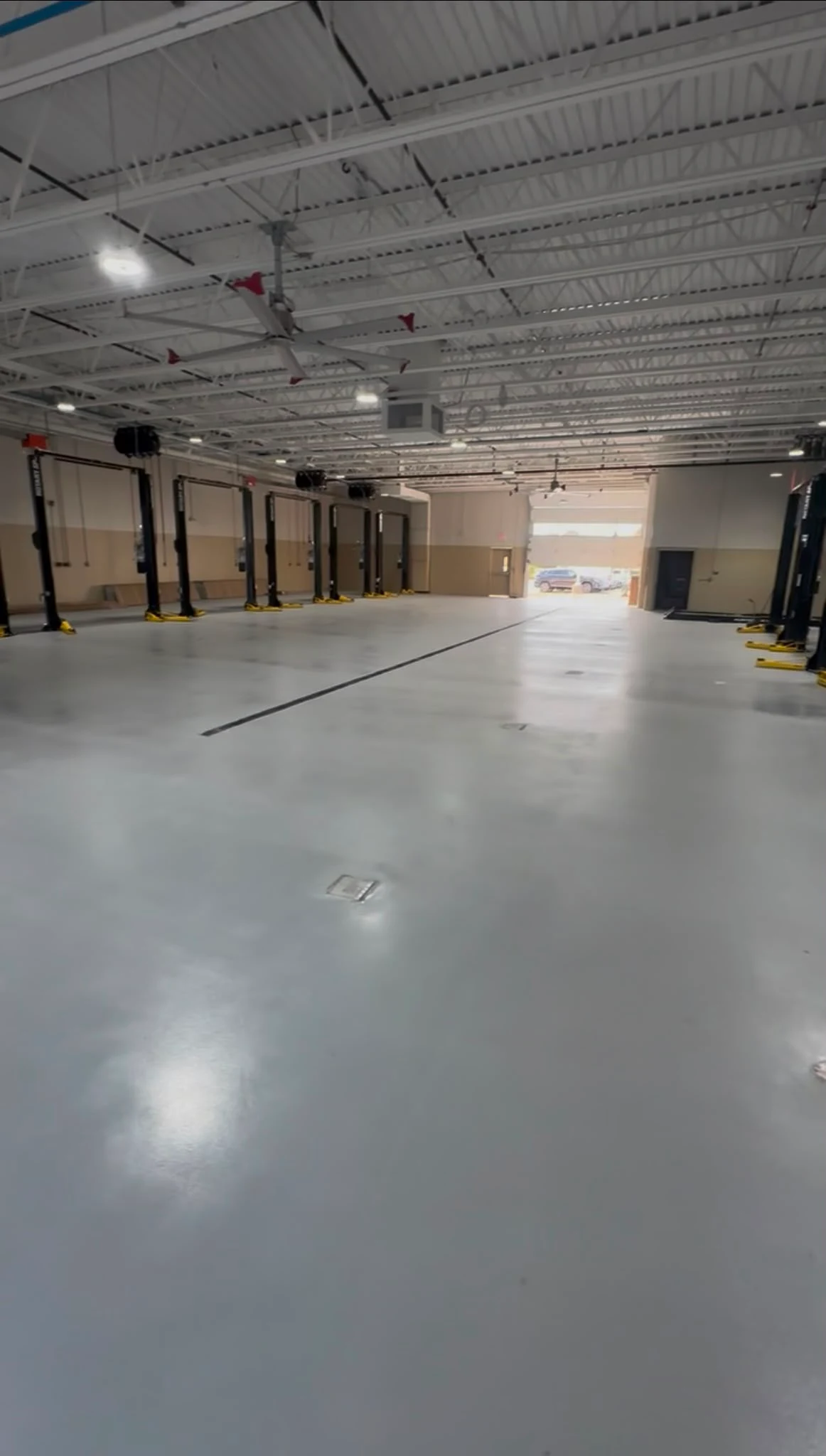 Dealership service floor