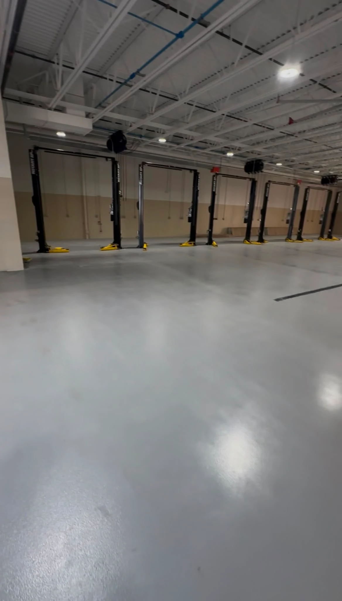 Dealership service floor